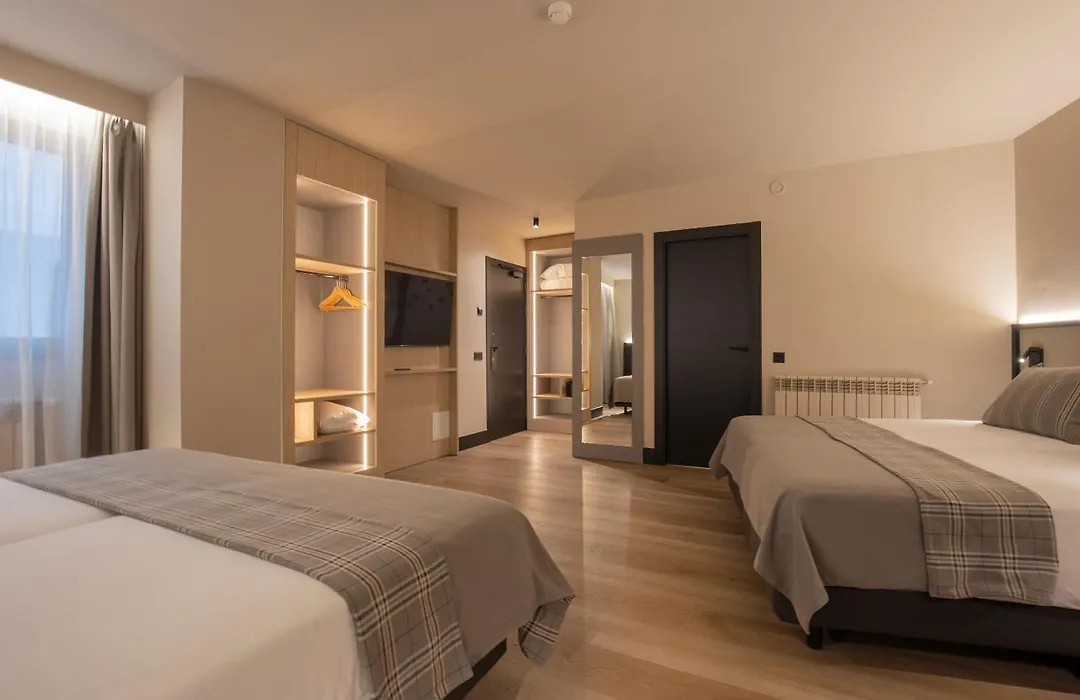 Hotel Màgic Pas-1